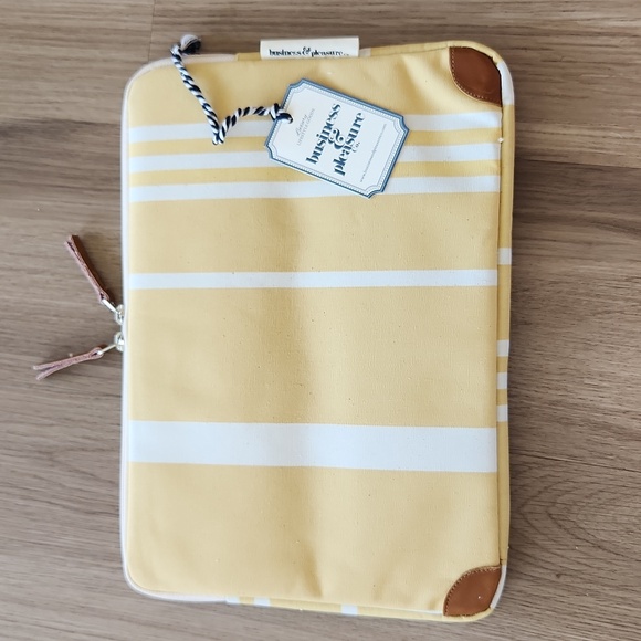 Home Business & Pleasure Co Laptop Sleeves | The Laptop Sleeve – Vintage Yellow - Picture 3 of 5